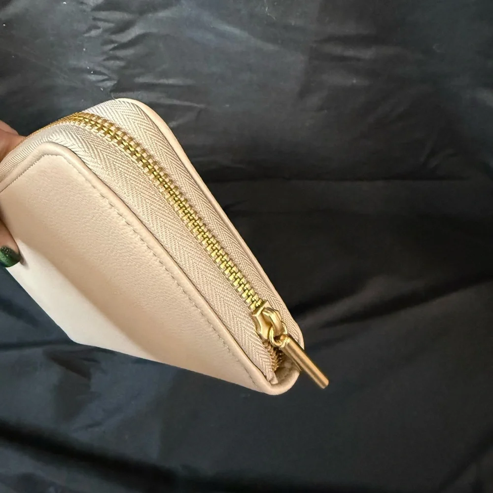 Price cut! Never used thirty-one Pebble-Grain Zip Wallet in Light Beige - Picture 5 of 5